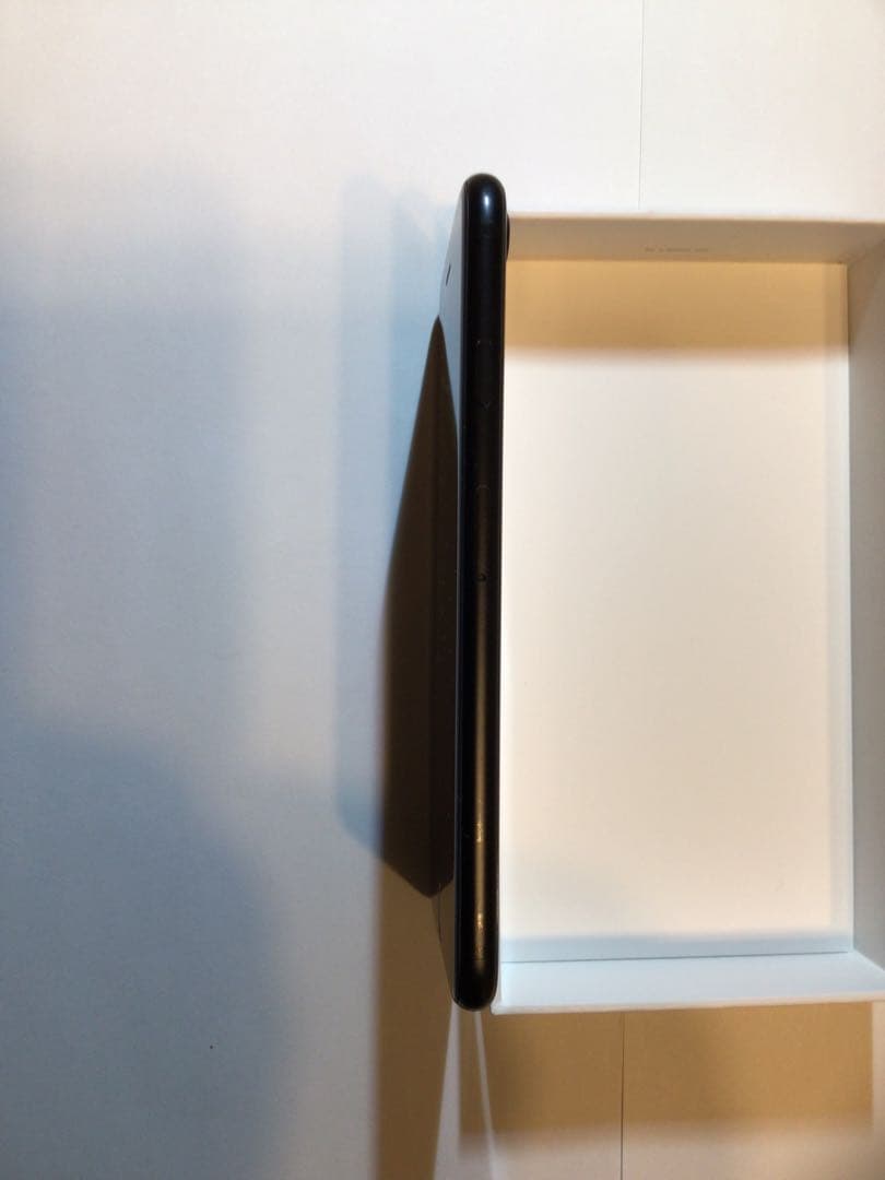 iPhone SE 第2世代 本体　ブラック