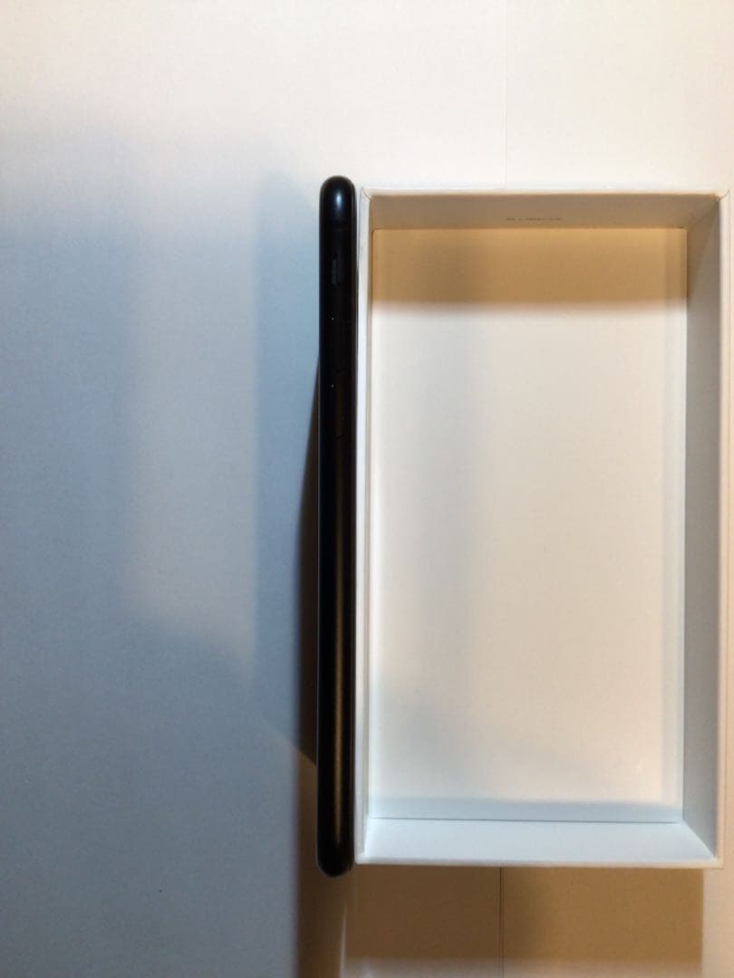 iPhone SE 第2世代 本体　ブラック