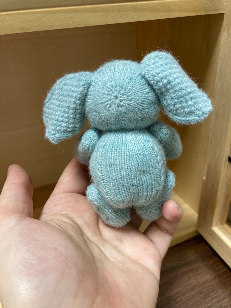 水色ニット象のぬいぐるみ