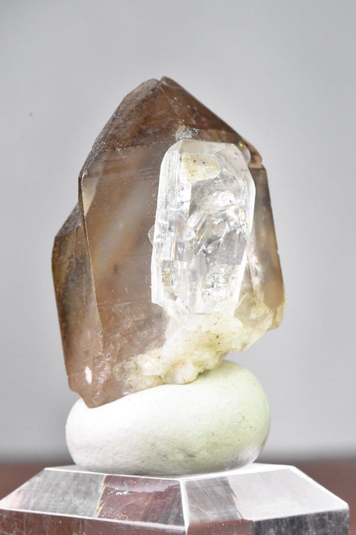 入手困難！ ミャンマーモゴック産スモーキークォーツとホワイトトパーズ