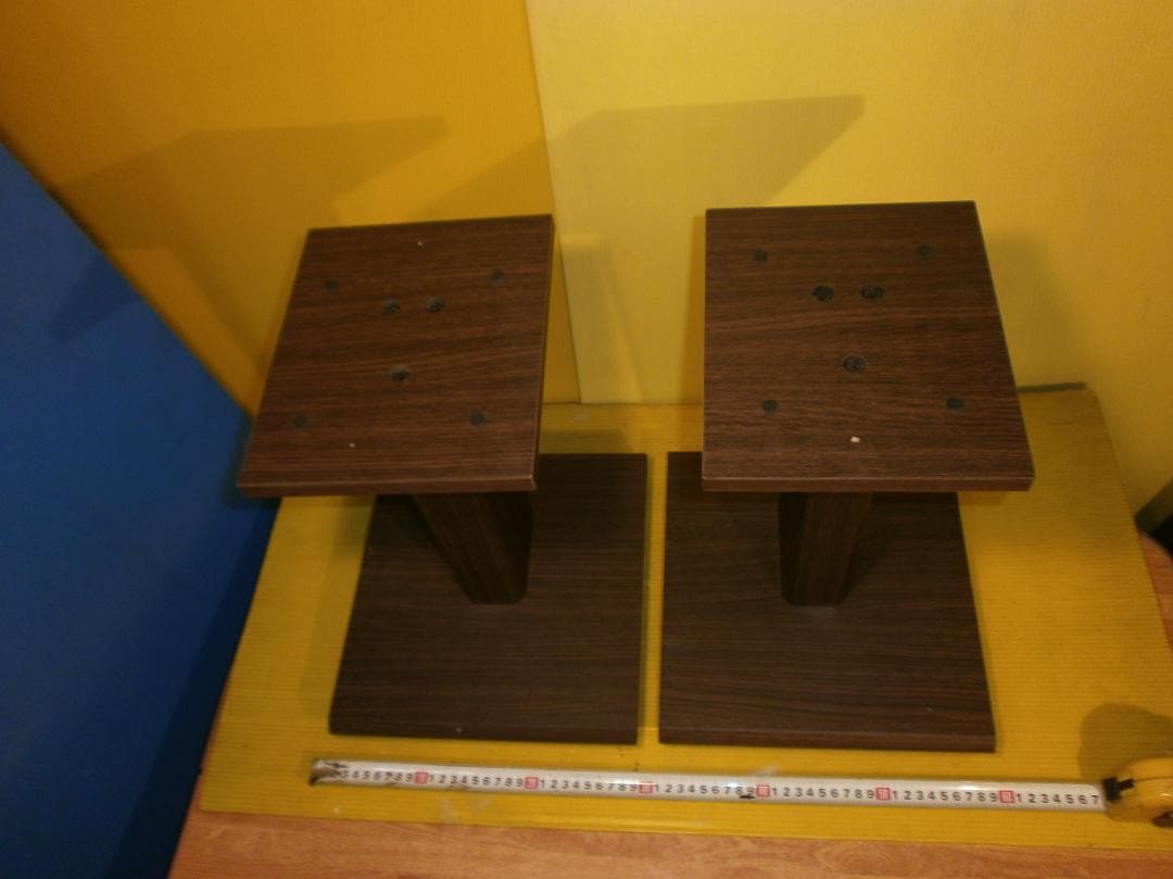 木製スピーカースタド　ハヤミ NR-600型