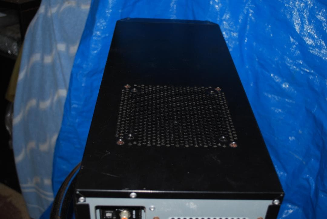 タワー型パソコンの抜け殻中古ジャンク品の出品です。