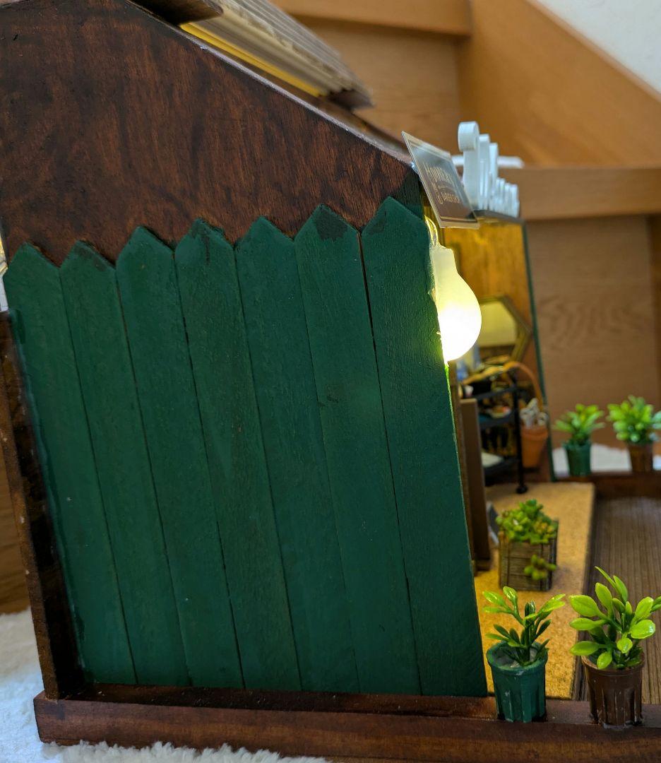 ミニチュアハウス　ハンドメイド床屋さん　ドールハウスコンコンブル