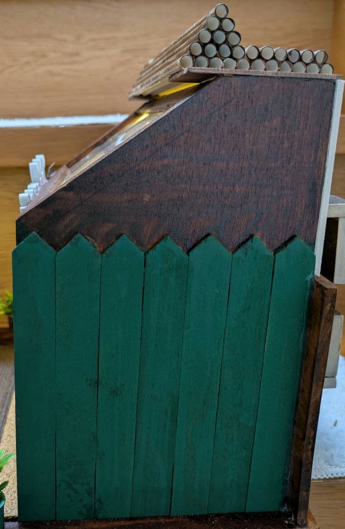 ミニチュアハウス　ハンドメイド床屋さん　ドールハウスコンコンブル