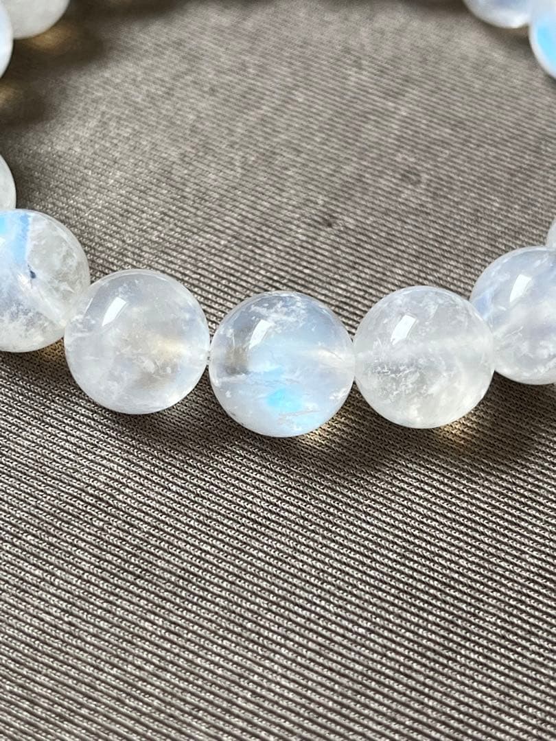 天然石ブレスレット☆高品質！ブルームーンストーン１１ｍｍ☆ブルーシラーが美しい♡