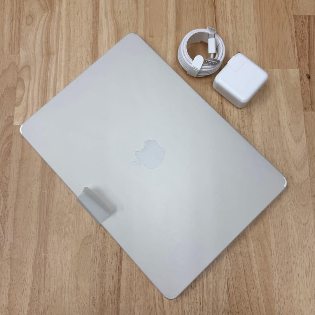 新品、未開封MacBook Air 13インチ 2025年 M4チップ シルバー