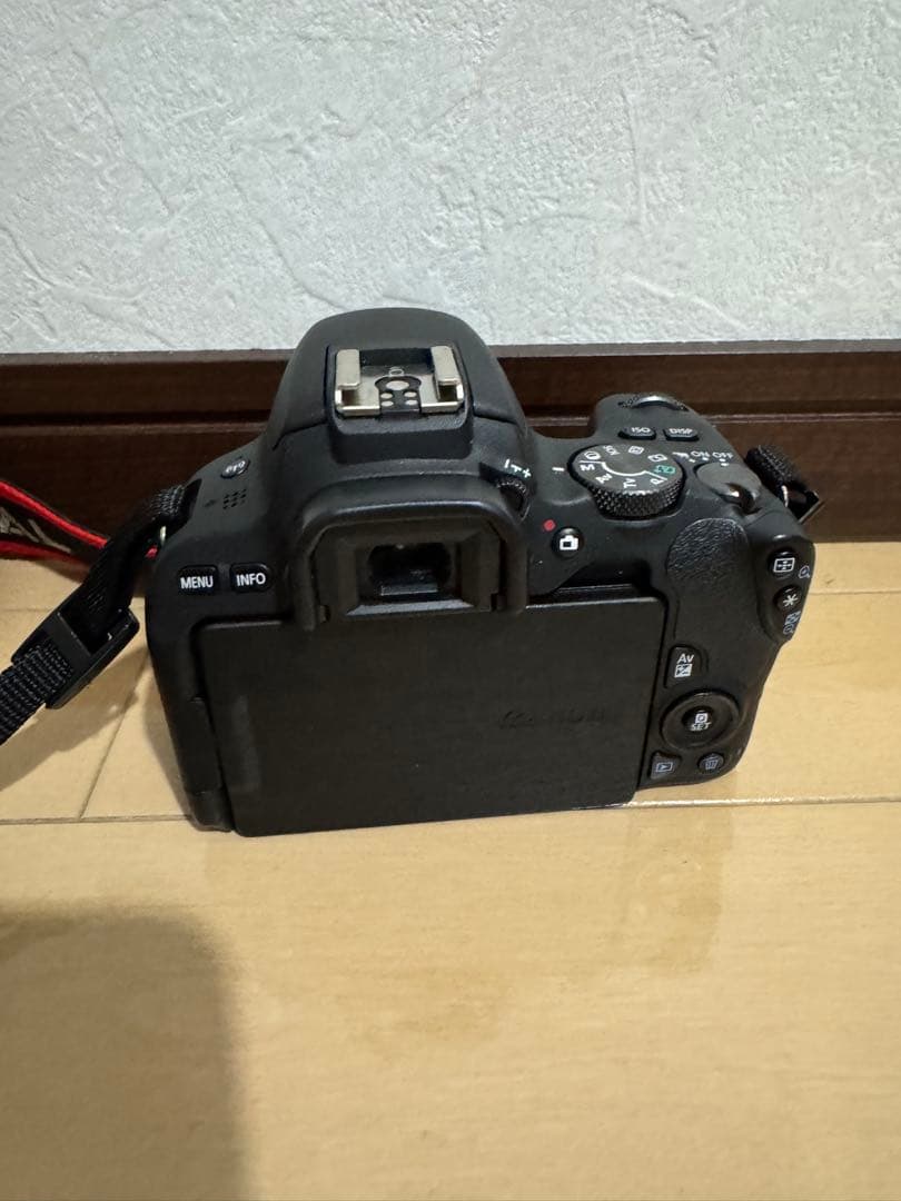 Canon eos kiss x9 標準レンズ、望遠レンズセット