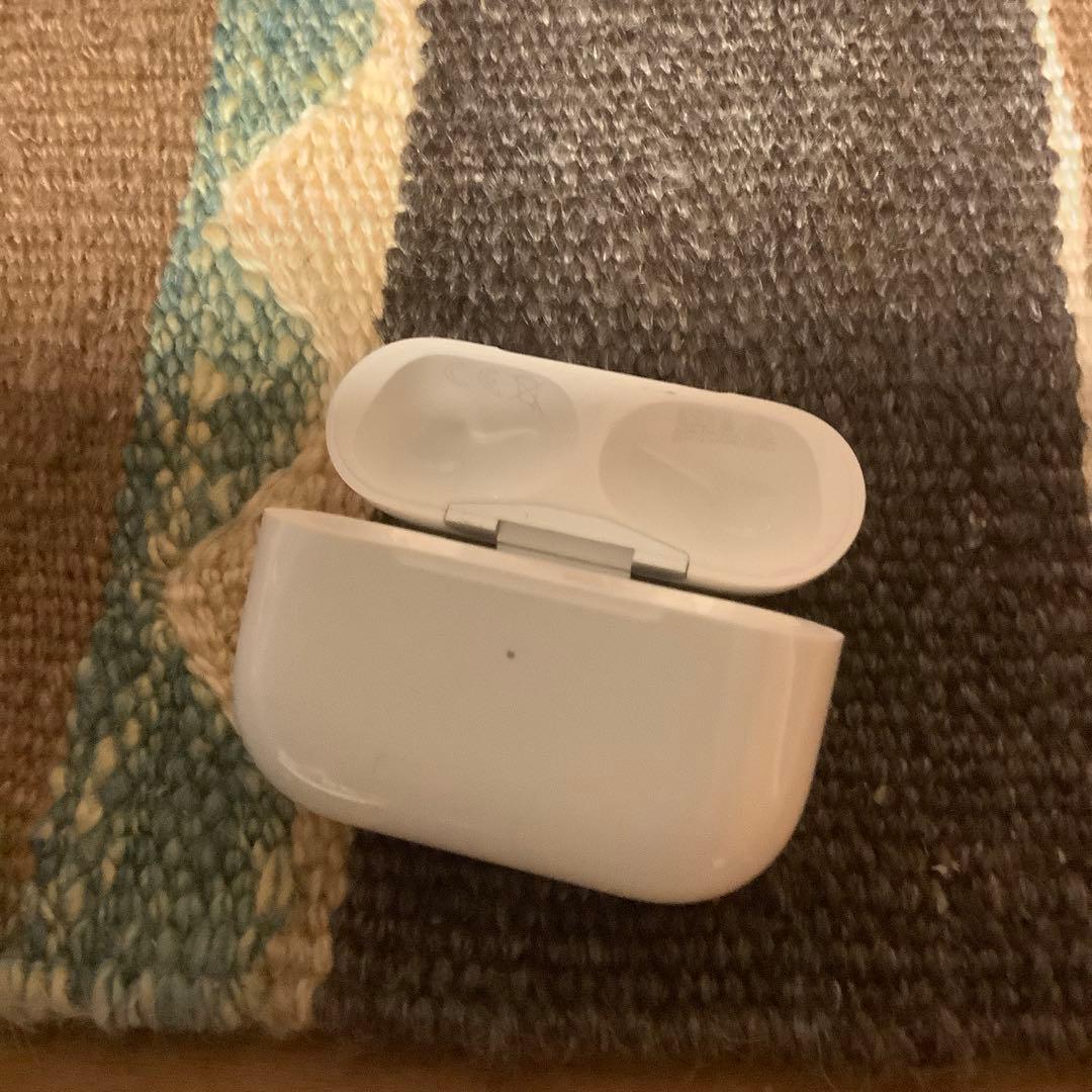 AirPodsPro 本体 充電ケース付き　左耳のみ