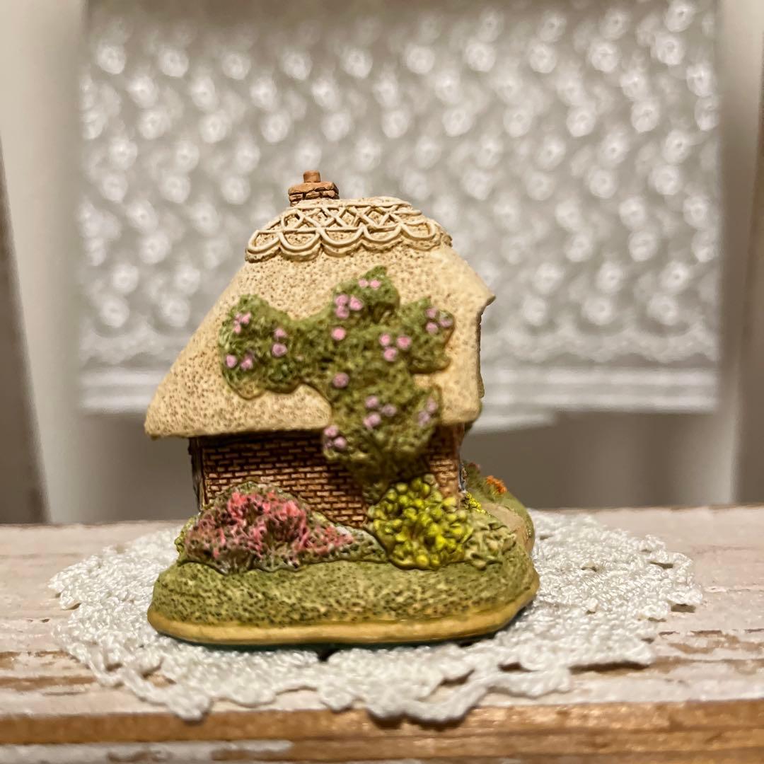 リリパットレーン　AN APPLE A DAY