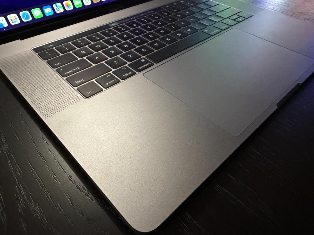 MacBook Pro 15 2016 i7 16GB 512GB USキー