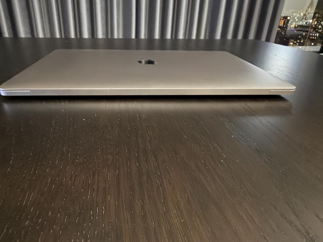 MacBook Pro 15 2016 i7 16GB 512GB USキー