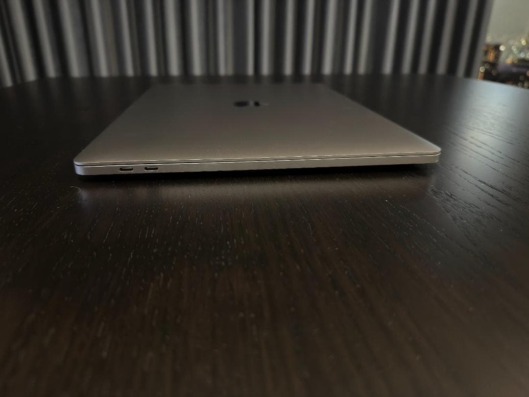 MacBook Pro 15 2016 i7 16GB 512GB USキー