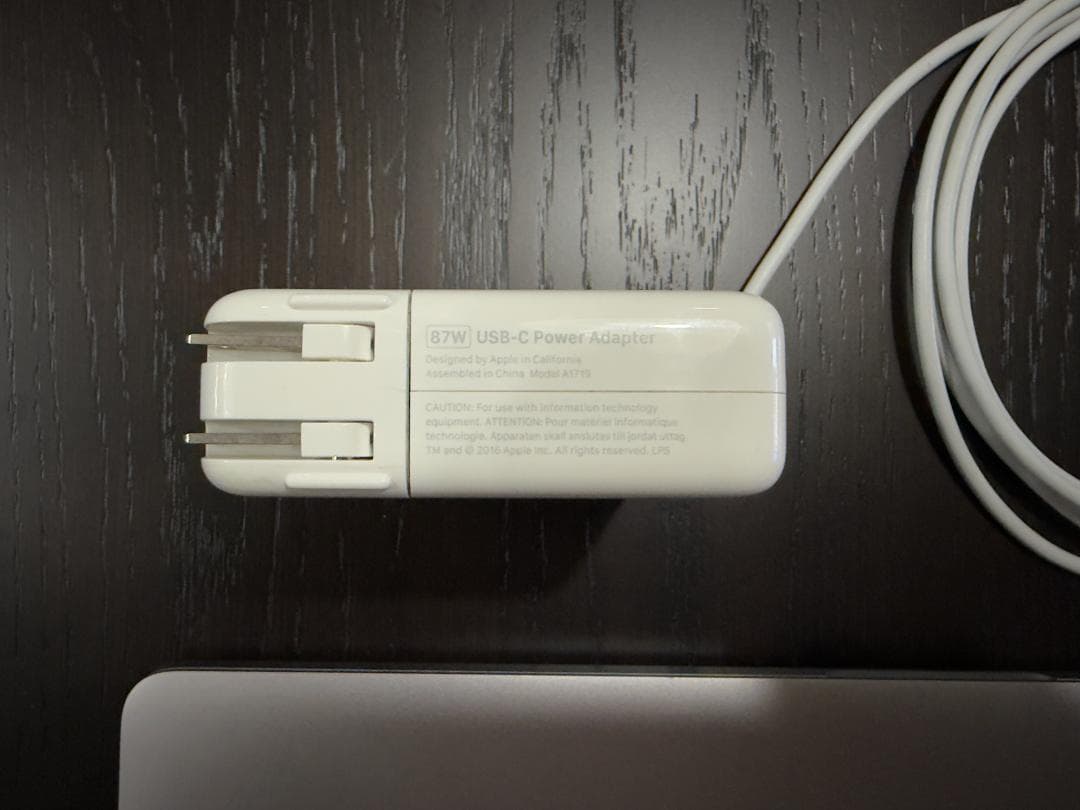 MacBook Pro 15 2016 i7 16GB 512GB USキー