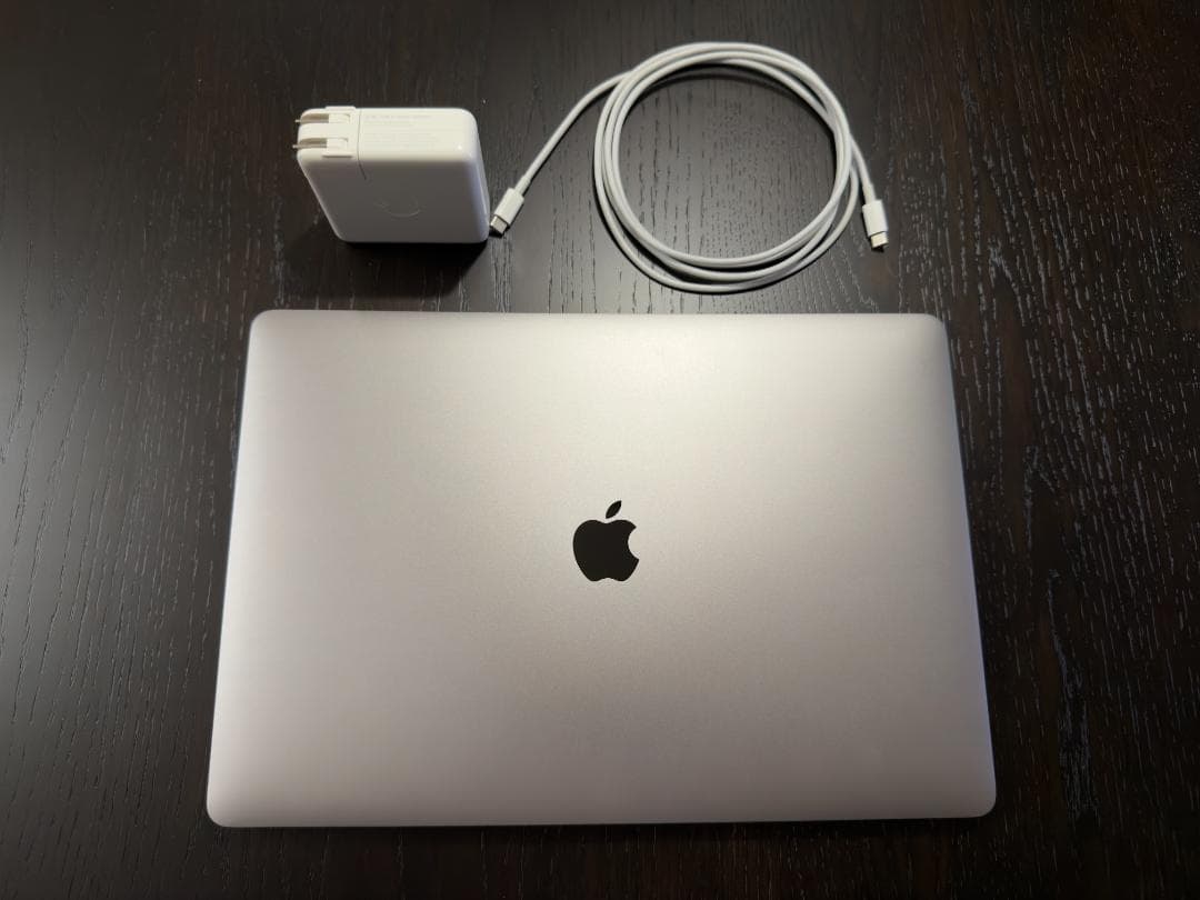 MacBook Pro 15 2016 i7 16GB 512GB USキー
