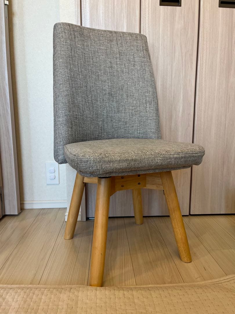 【最後の値下げ！】北欧デザイン 回転チェア Woda ライトグレー