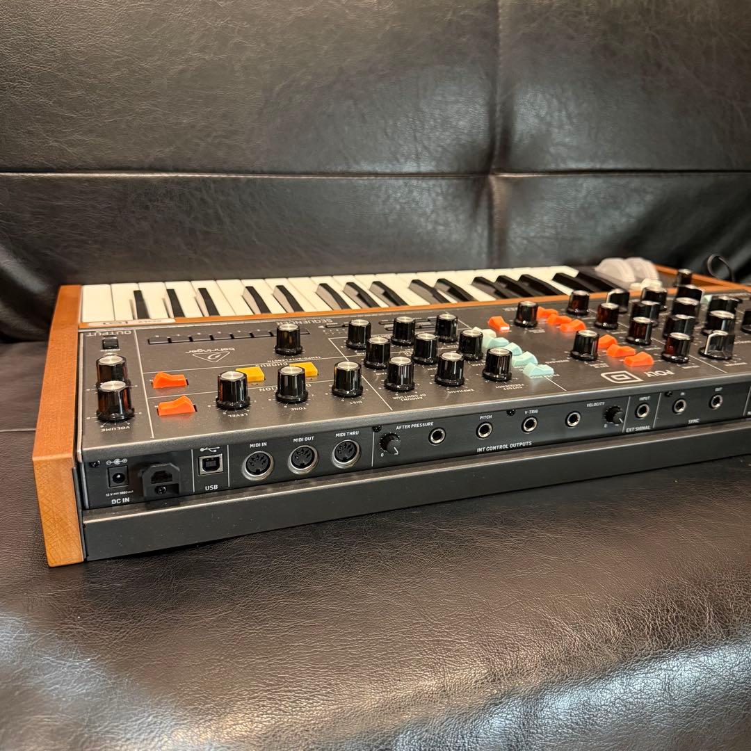 美品 Behringer Poly D シンセサイザー