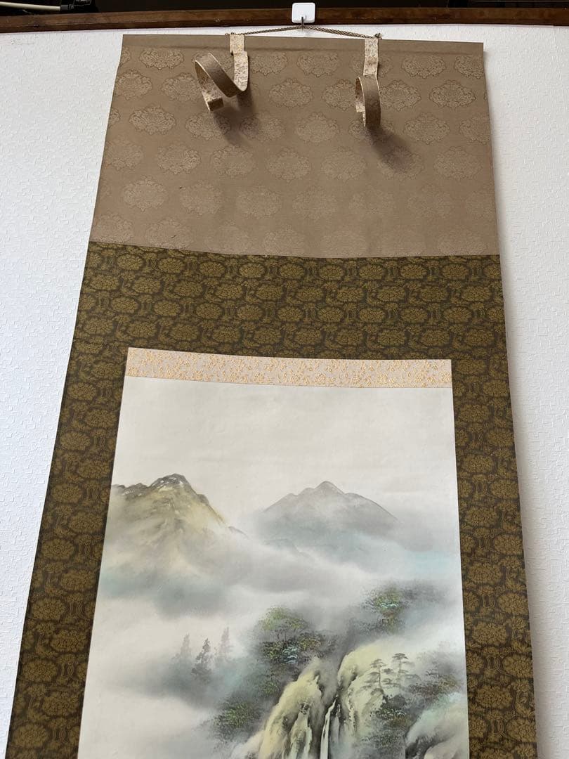 掛軸　彩色山水　美術品　絵画　インテリア　水墨画