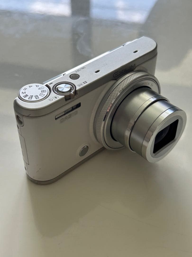 CASIO HS EX-ZR4000コンパクトデジタルカメラ