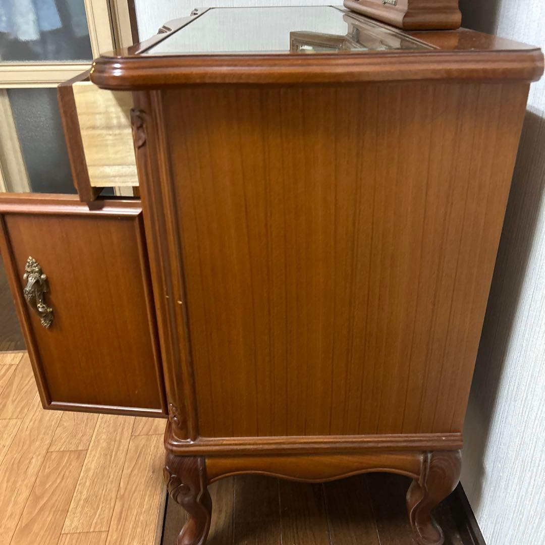 フランスミラー　皇室御用達ブランド三面鏡 椅子は別売になります