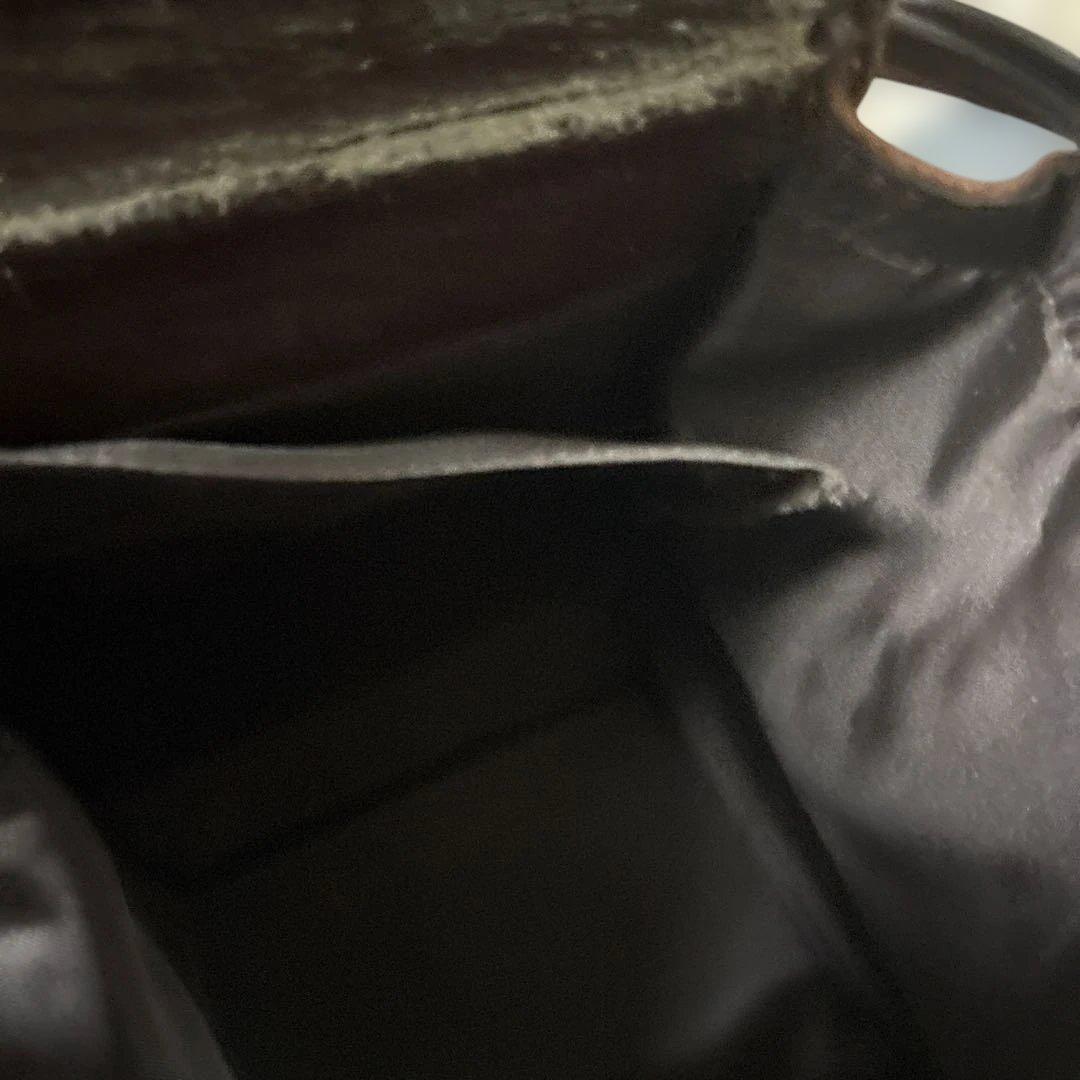 レザーショルダーバッグ　手持ちバッグ　カービング　手作り