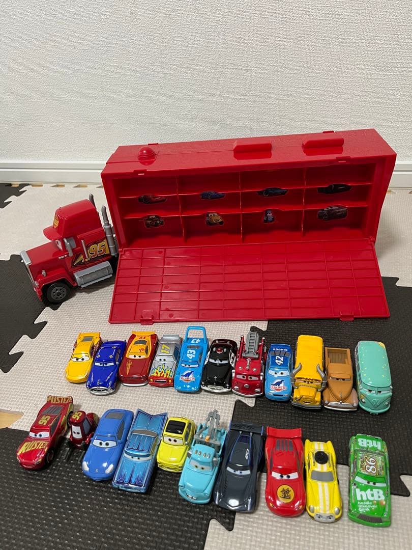 カーズ トレーラーとミニカーセット