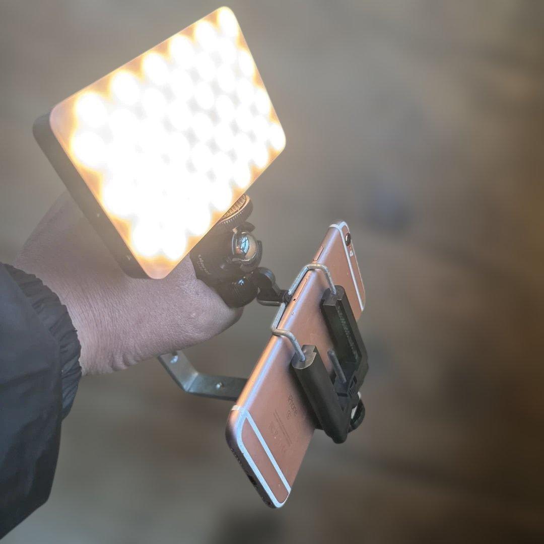 スマホ　撮影　ハンドル　ライト付　Ulanzi VL-120 LEDライト