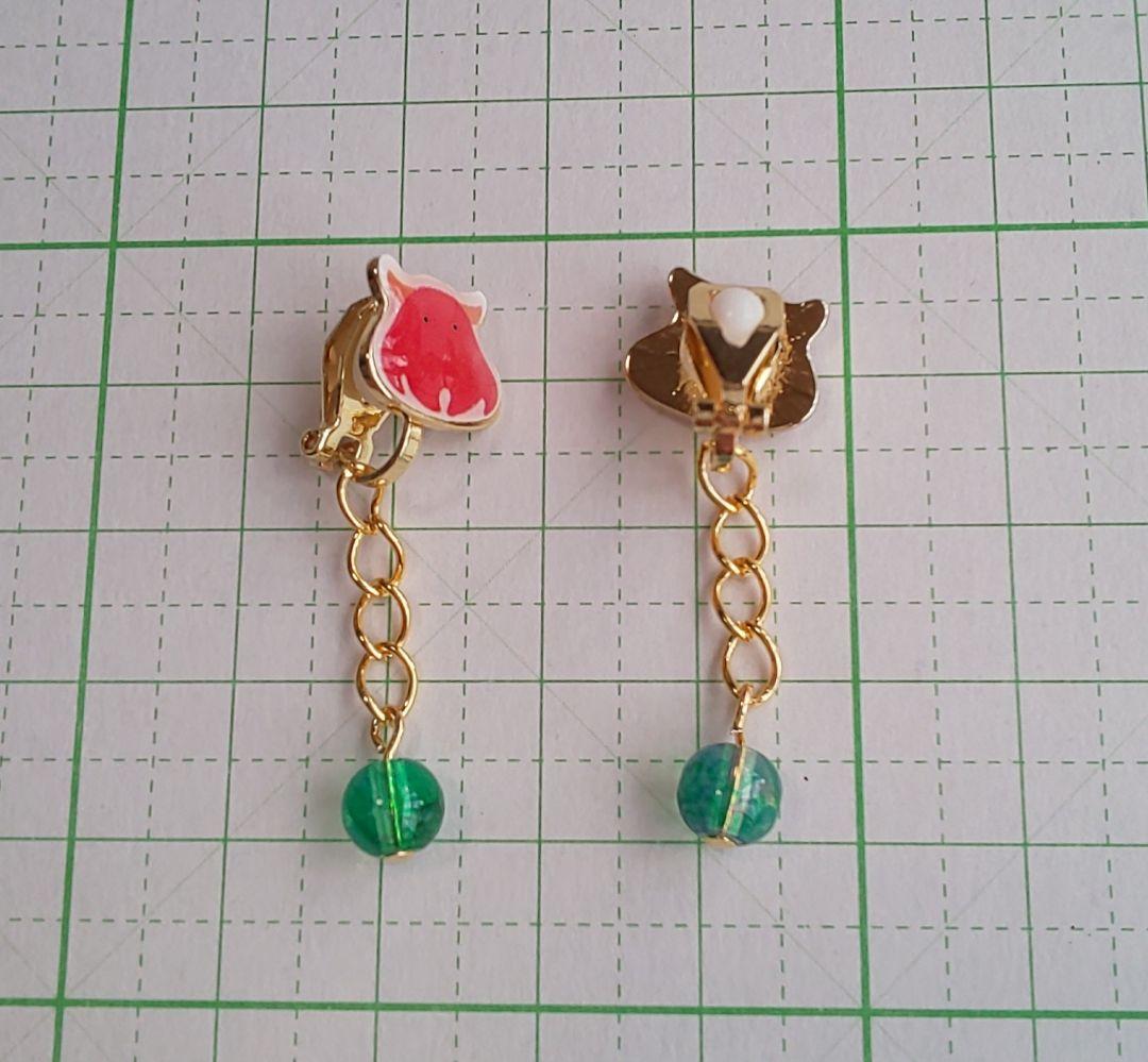 HM　クリップイヤリング　ゴールド　メンダコ　ガラスビーズ