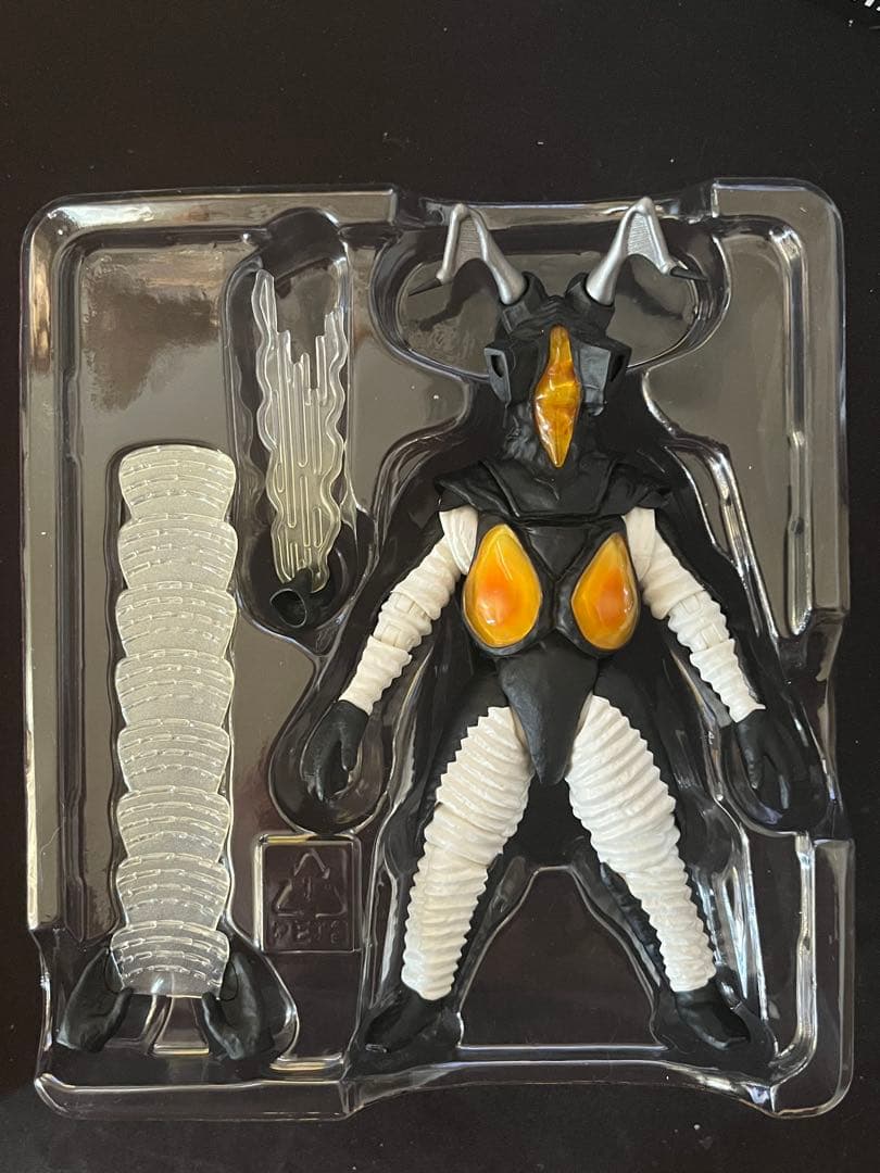 熊*猫様 S.H.Figuarts 　2体セット　ウルトラマンメビウス&ゼットン