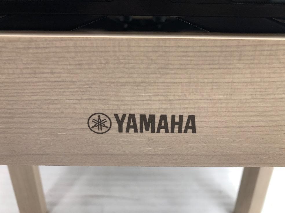 ※86327※YAMAHAピアノ椅子　BC205WA（ホワイト）★送料無料