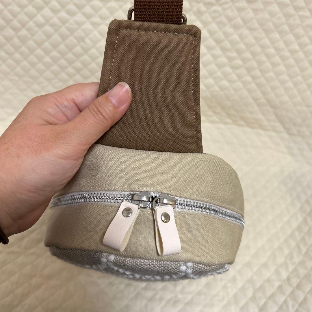 ミナペルホネン　ハンドメイド　BOXタイプボディバッグ　タンバリンベージュ