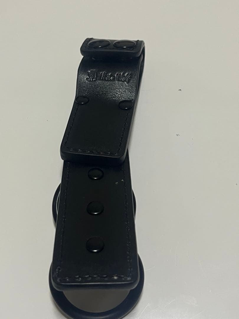 吊り紐とベルト　右の吊り紐は売り切れです。