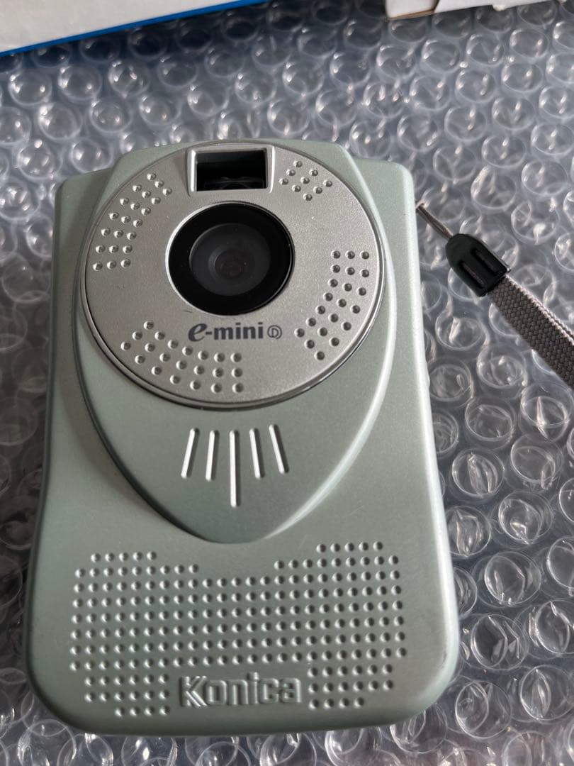 Konica コンパクトサイズデジタルカメラ e-mini D 中古品