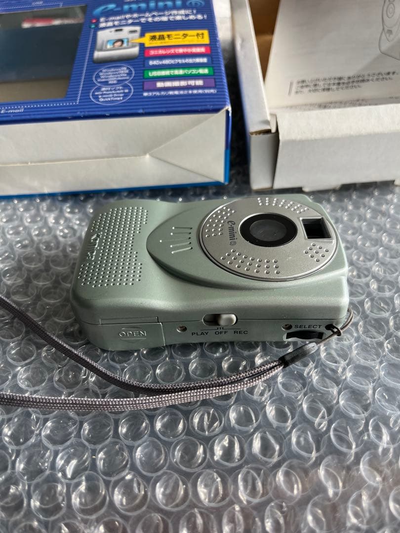 Konica コンパクトサイズデジタルカメラ e-mini D 中古品