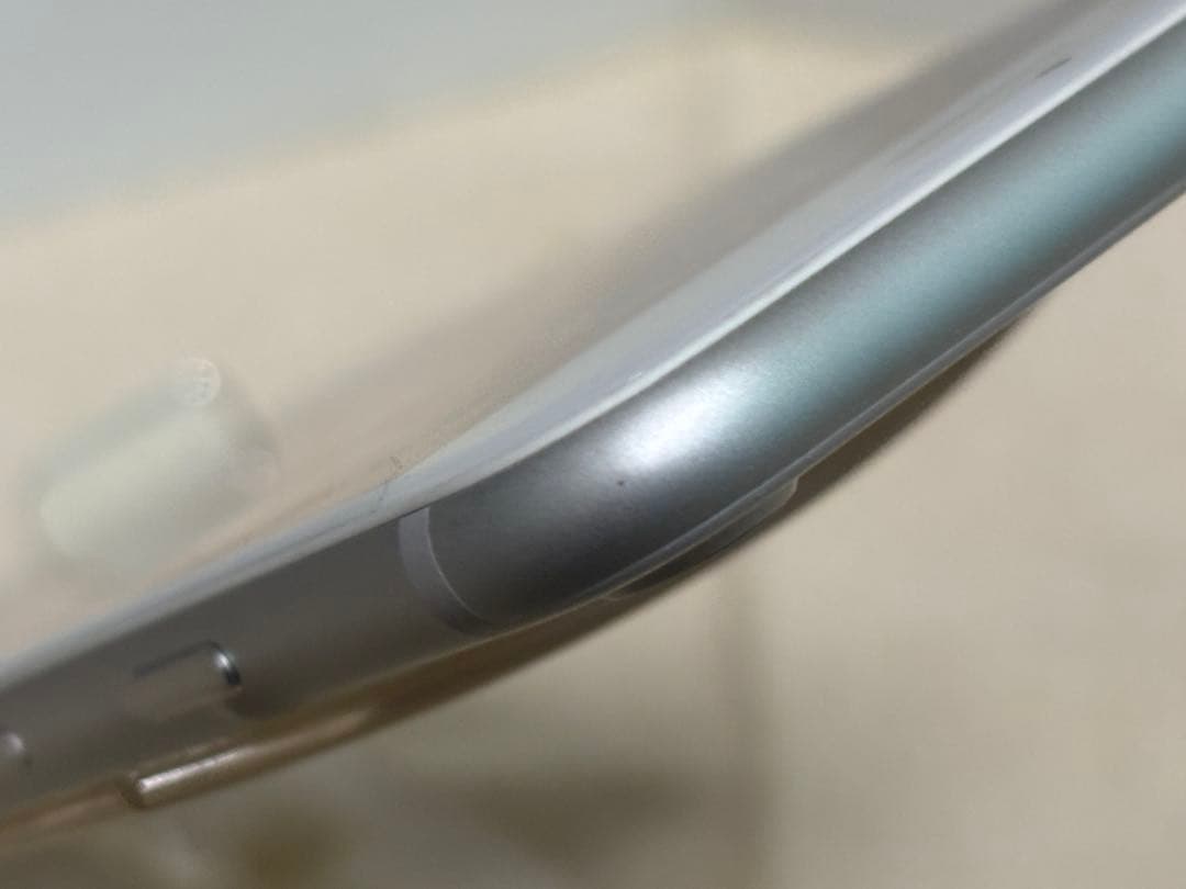 【ほぼ未使用】 iPhone7 32GB SIMフリーバッテリー新品交換済み