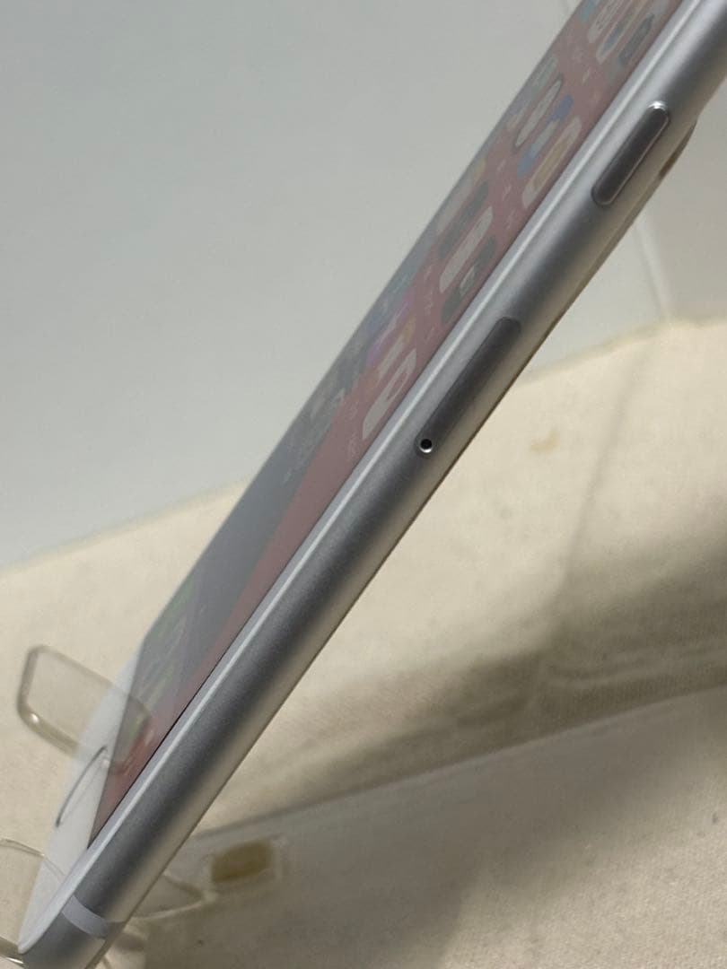 【ほぼ未使用】 iPhone7 32GB SIMフリーバッテリー新品交換済み