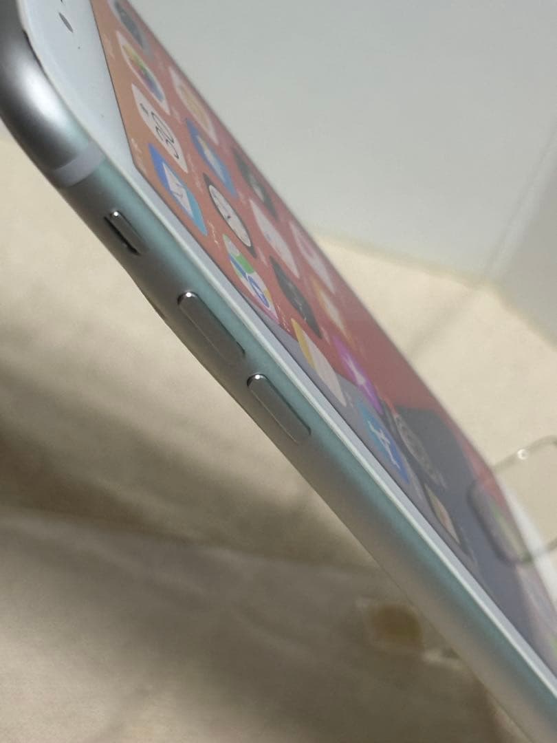 【ほぼ未使用】 iPhone7 32GB SIMフリーバッテリー新品交換済み