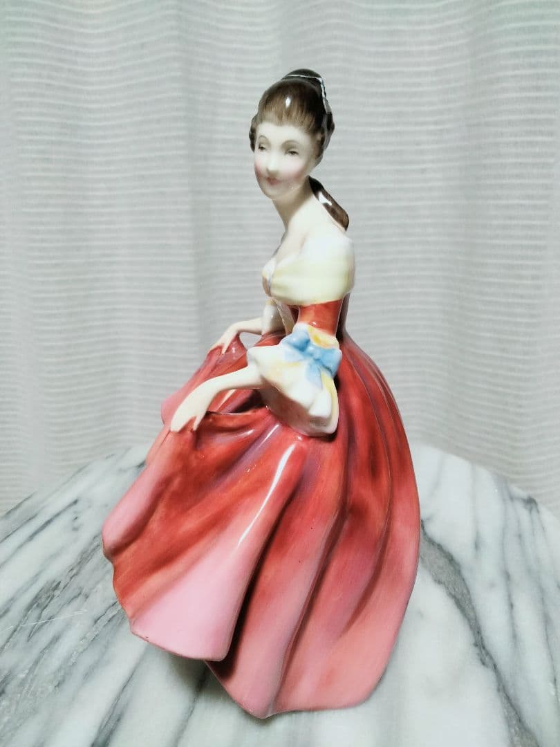 ❣️ロイヤルドルトン2体❣️フィギュリン Southern Belle 美品