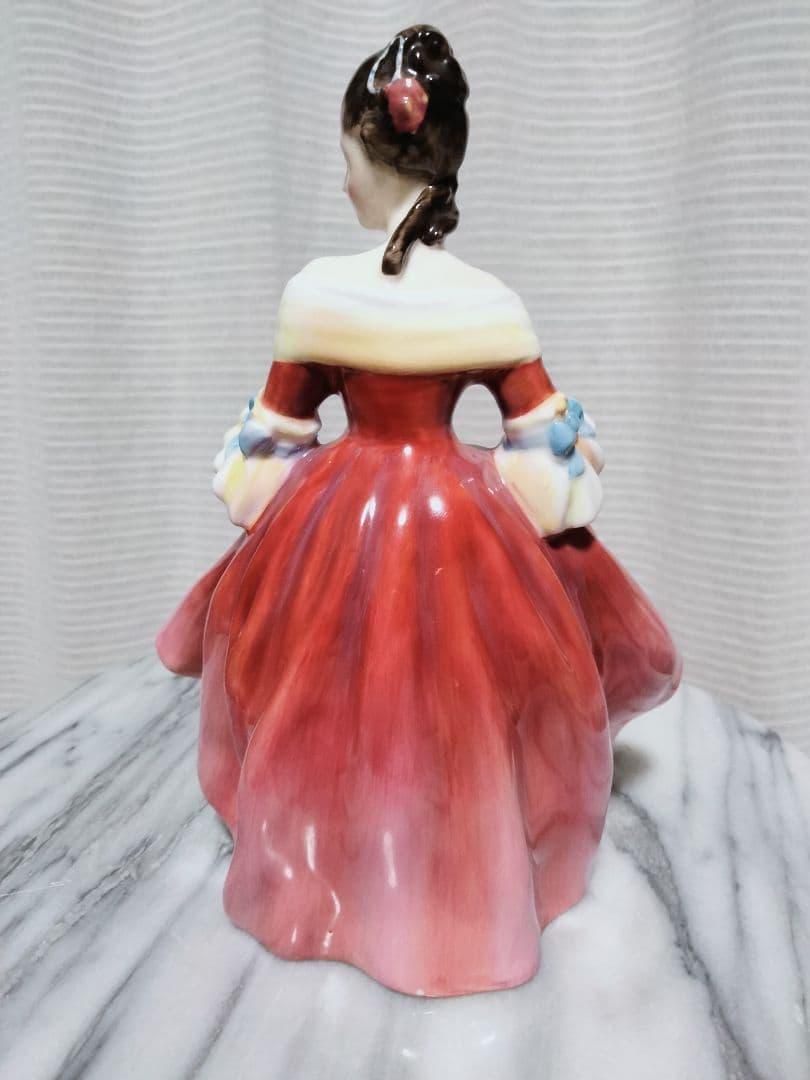 ❣️ロイヤルドルトン2体❣️フィギュリン Southern Belle 美品