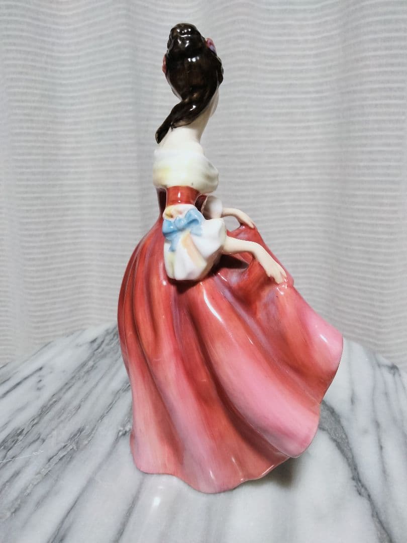 ❣️ロイヤルドルトン2体❣️フィギュリン Southern Belle 美品