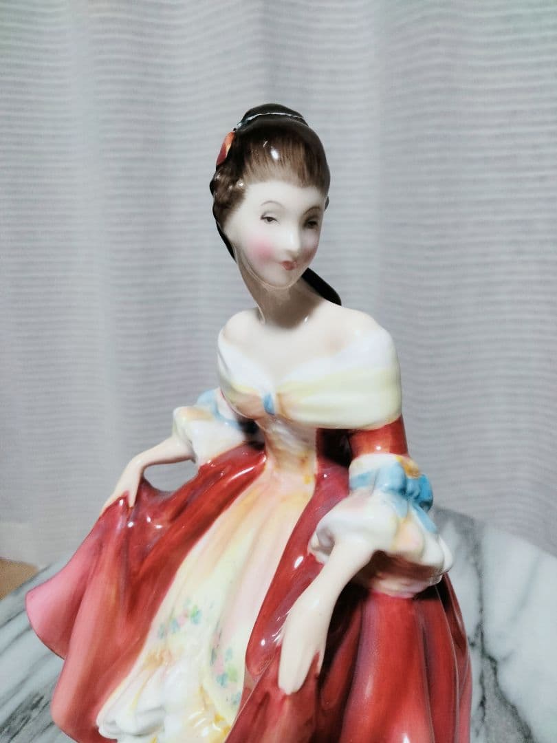 ❣️ロイヤルドルトン2体❣️フィギュリン Southern Belle 美品
