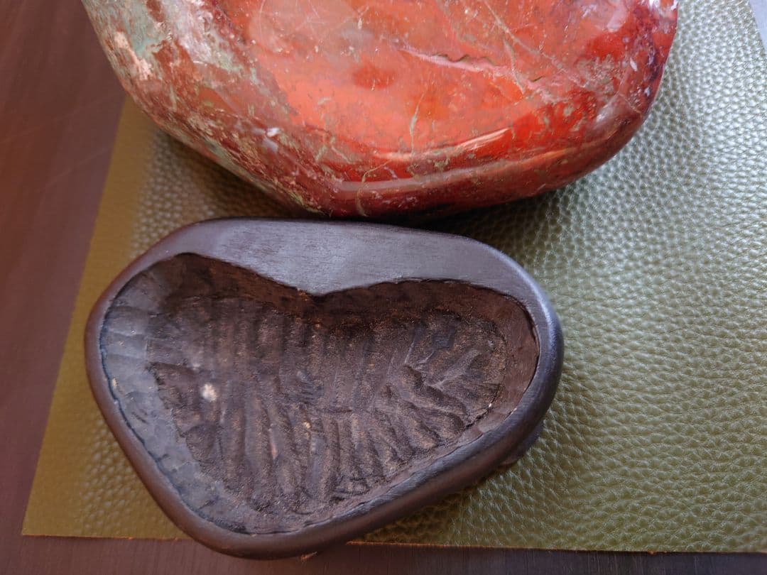 津軽　錦石 鑑賞石　青森県津軽西海岸　自然石　盆石　水石　赤石