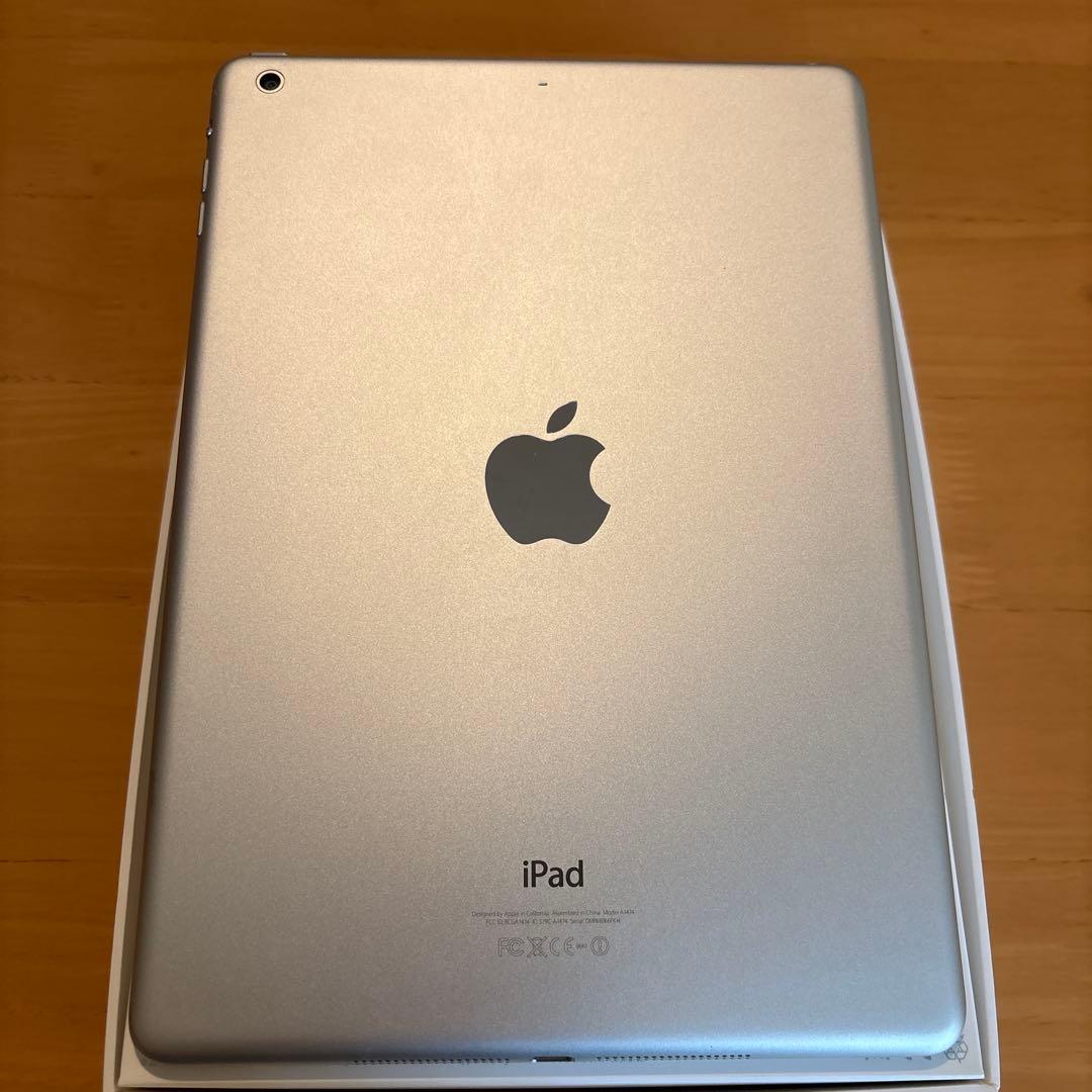 Apple iPad Air 本体　Wi-Fiモデル　16GB