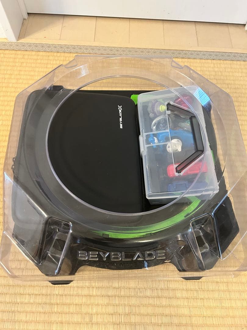 ベイブレードX18個セット（純正ケース，スタジアム付き）