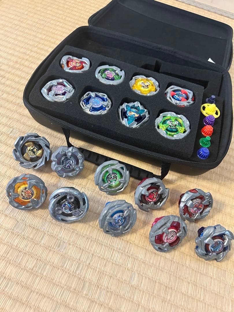 ベイブレードX18個セット（純正ケース，スタジアム付き）