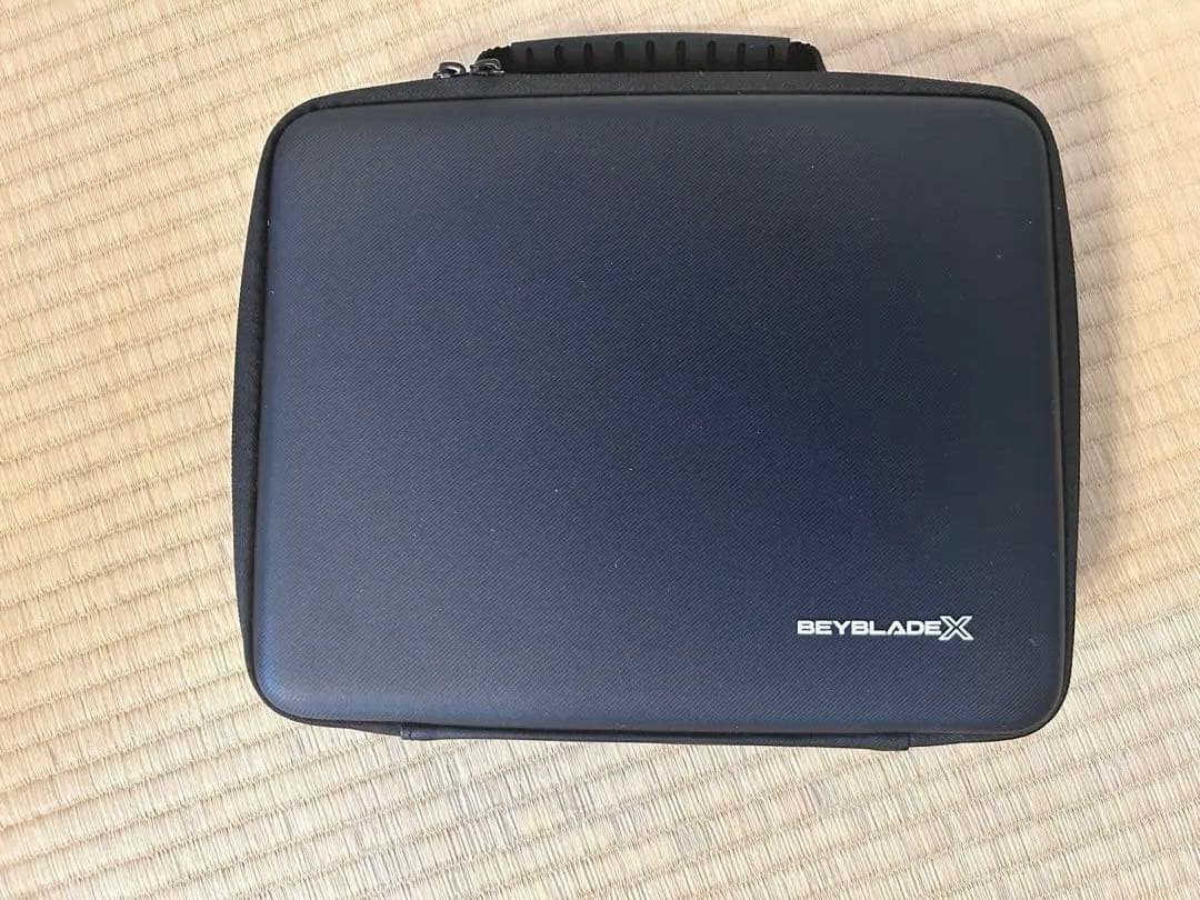 ベイブレードX18個セット（純正ケース，スタジアム付き）