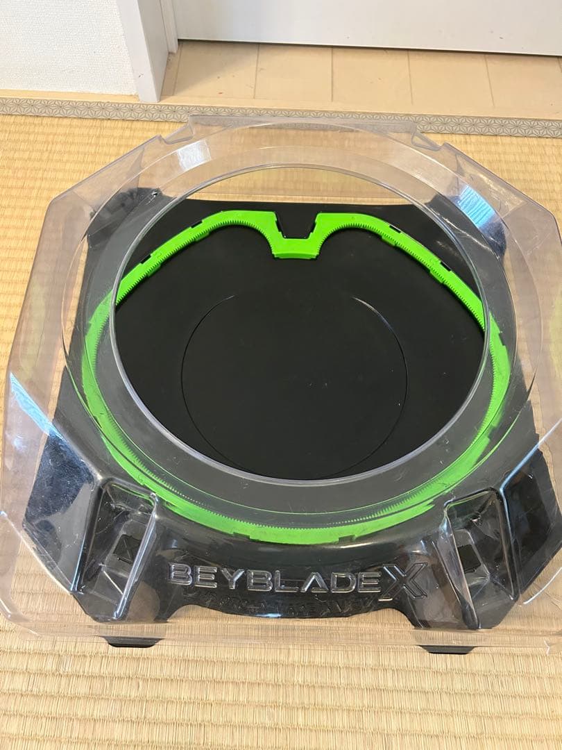 ベイブレードX18個セット（純正ケース，スタジアム付き）