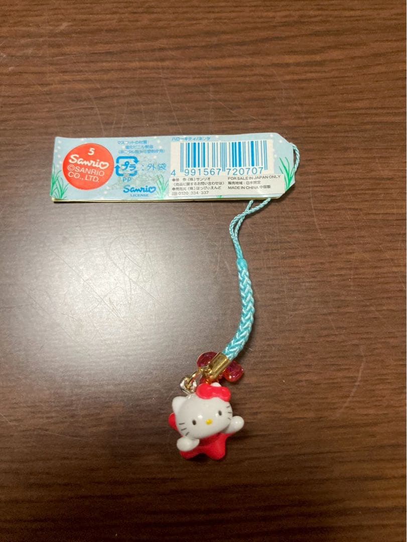 希少 激レア 美品 ご当地 ハローキティ 赤いべべ着たかわいい金魚 ストラップ