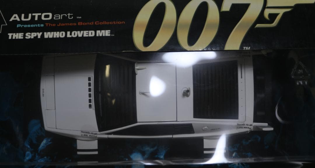 AUTOart ロータス・エスプリ　潜水モード　００７コレクション 1/18