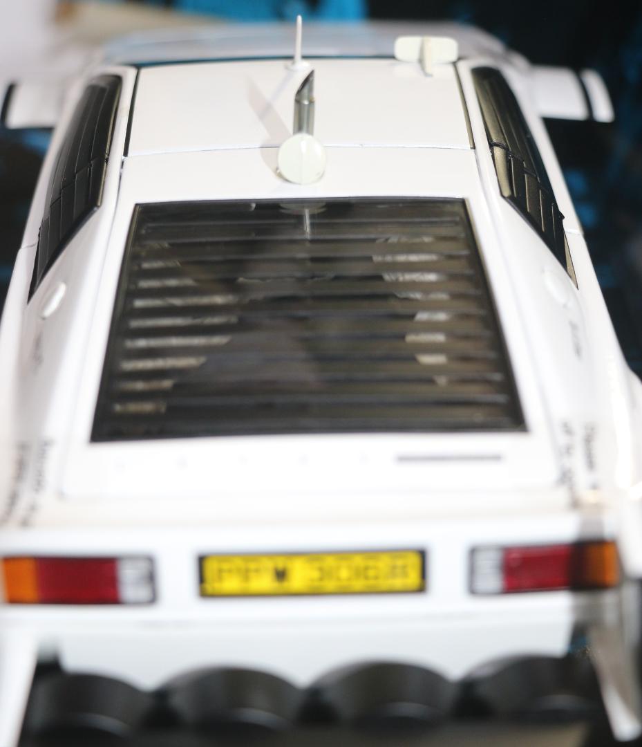 AUTOart ロータス・エスプリ　潜水モード　００７コレクション 1/18