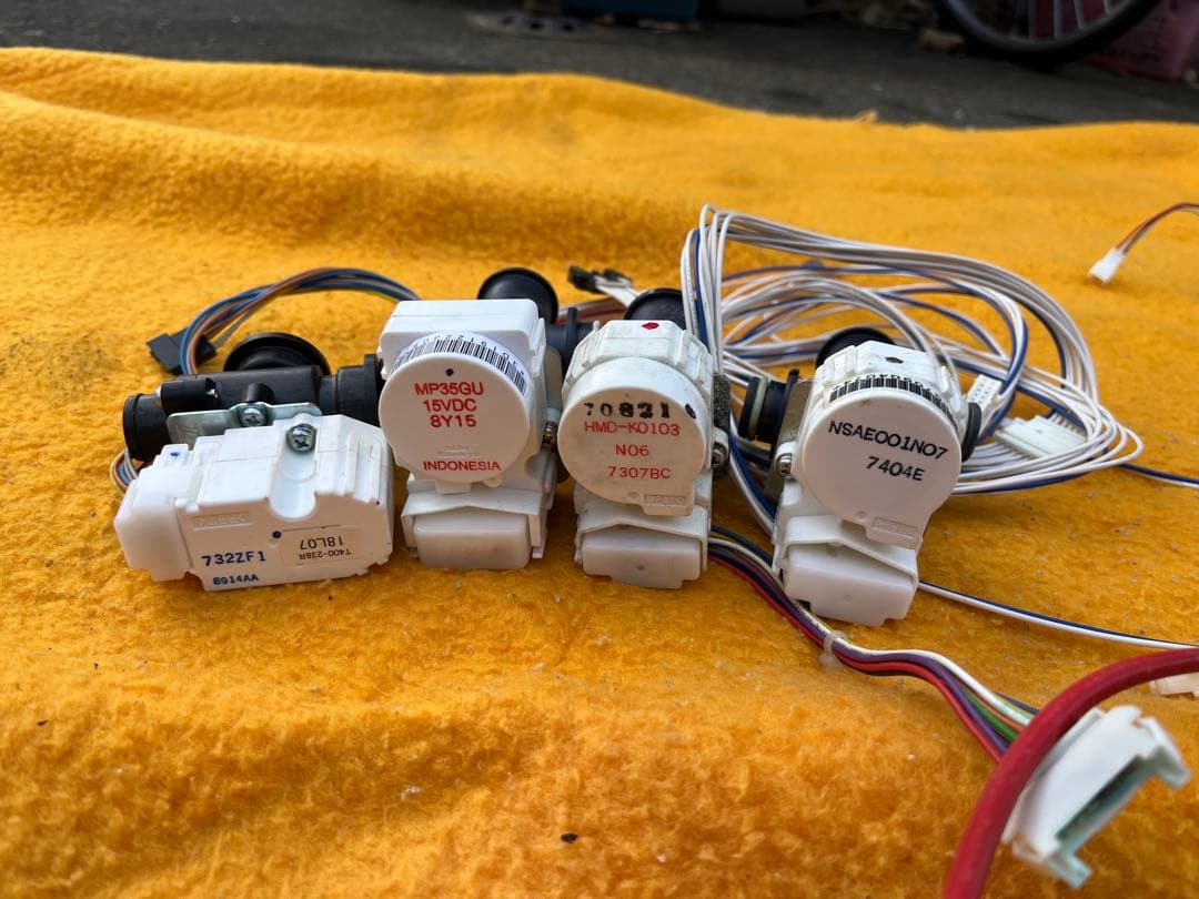 三菱電機　STR-5568WFU-BL 取外し部品